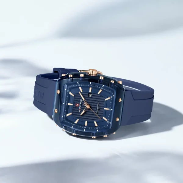 Naviforce NF 7124 Urban Lady Date women’s wristwatch silicone strap, and date display in a modern fashion design.