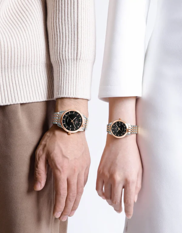 Naviforce NF-9228 Couple Connect Edition – matching men’s and women’s stainless-steel wristwatch set.