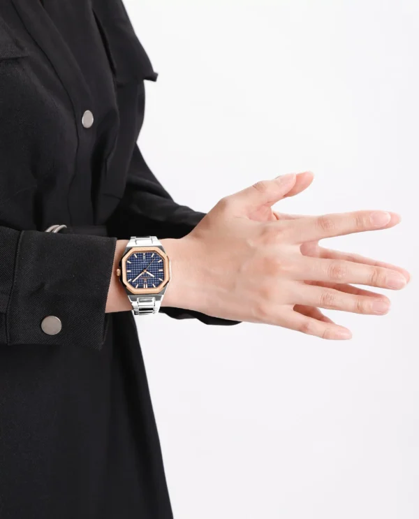 Naviforce NF-5053 women’s signature watch with round dial and date display