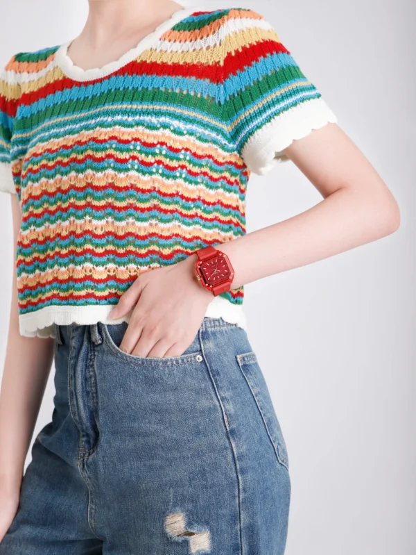 Naviforce NF-7106 Square Essence women’s watch with a stylish square dial and soft silicone strap.