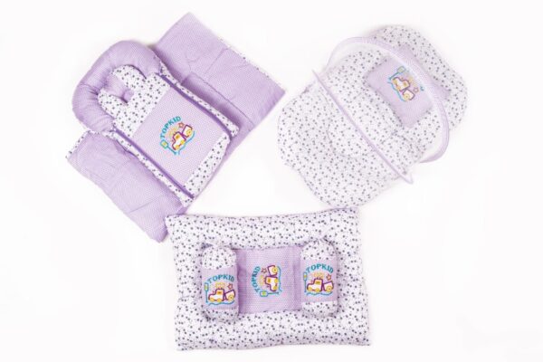 Hafta Bazaar by 8-piece newborn baby bedding set with carry nest, pillow, bolsters, quilt, and soft bedding accessories.