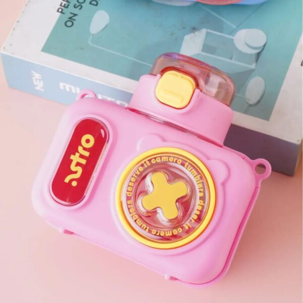 Hafta Bazaar by “Camera-shaped water bottle beaker designed for kids with a fun and playful look.”